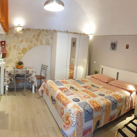 Giovanni S Little House Catania-Fontanarossai nemzetközi repülőtér Kültér fotó